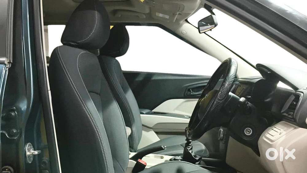 Mahindra Xuv300 W6, 2023, Petrol