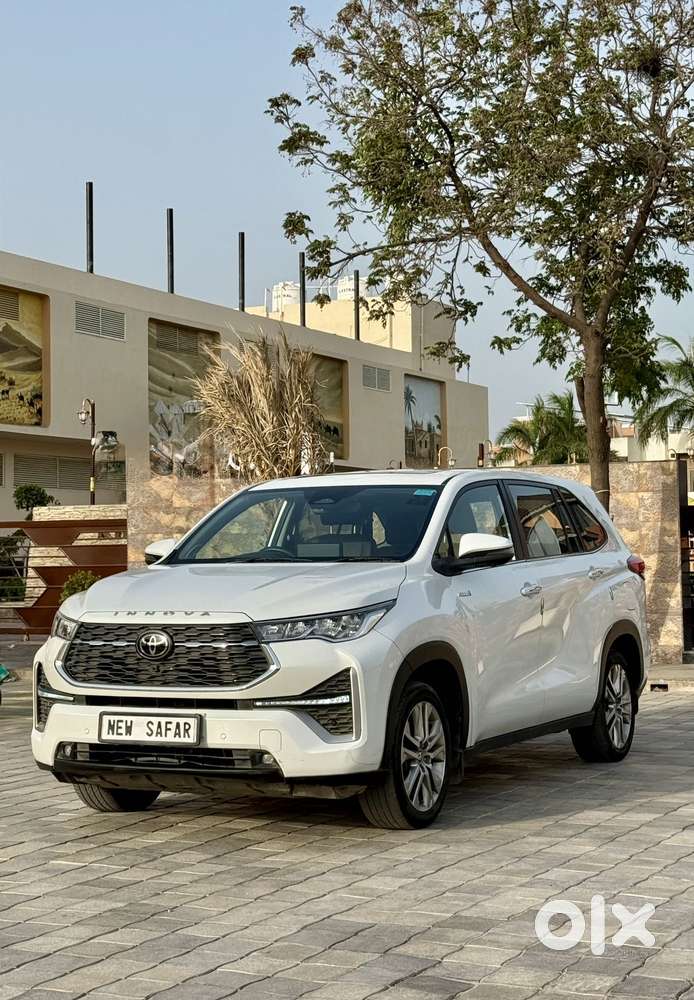 Toyota Innova Hycross 2.0 Zx Hybrid 7 Str, 2023, Petrol