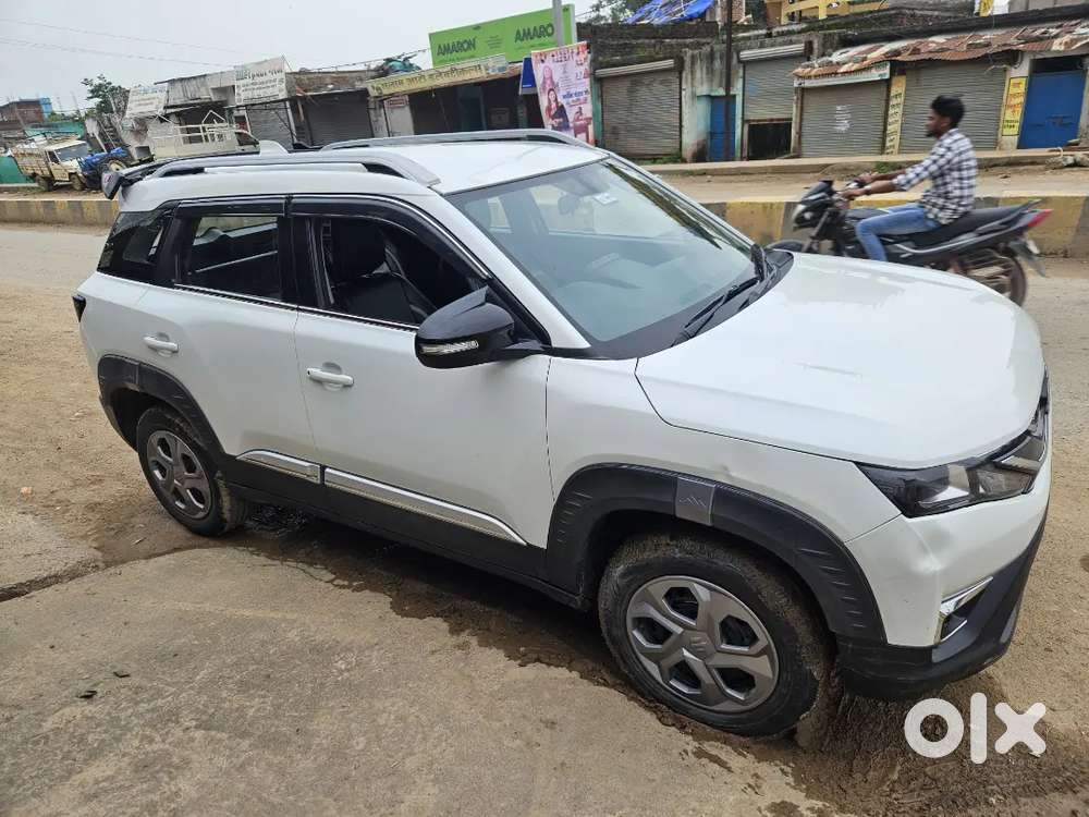 Maruti Suzuki Brezza 1.5 Lxi Hybrid 2024