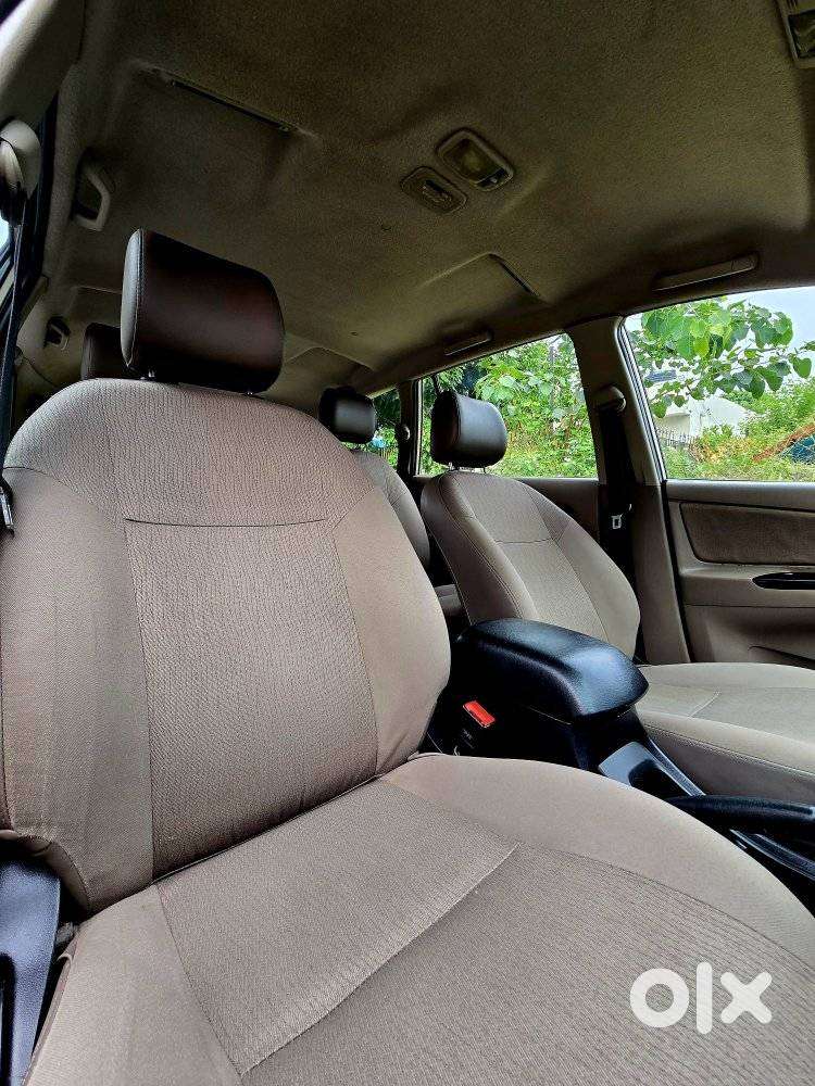 Toyota Innova 2.5 G (diesel) 7 Seater Bs Iv, 2015, Diesel