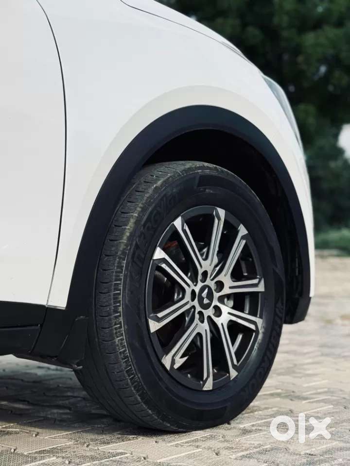 Mahindra Xuv700 2.2 Ax 7 Diesel Mt Str, 2023, Diesel