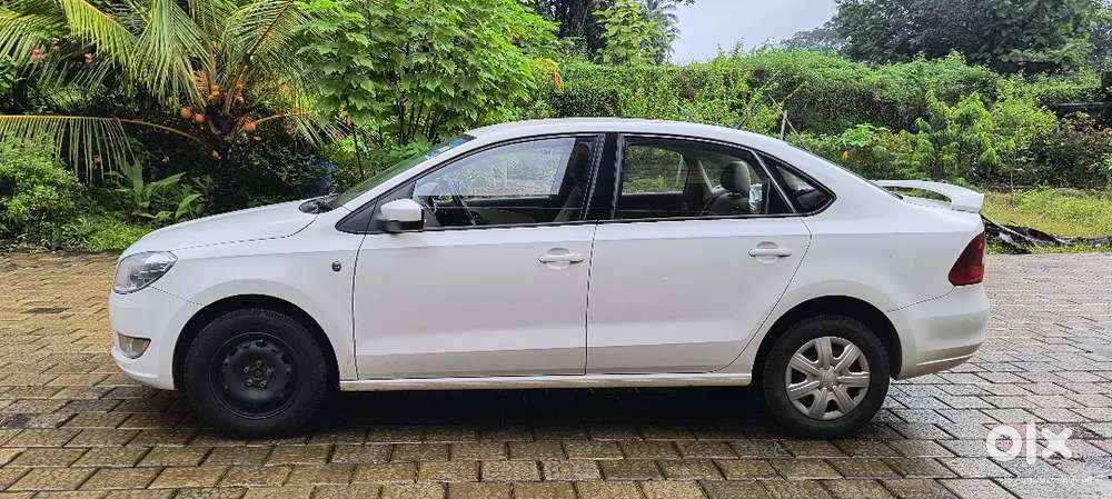 Skoda Rapid 1.6 Ambition 2014