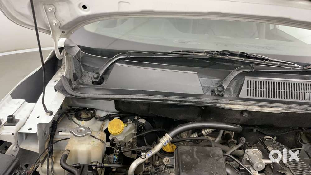 Renault Triber Rxz, 2022, Petrol