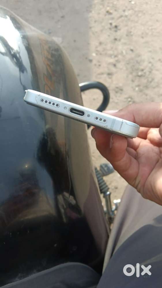 I phone 15 White 128 GB
