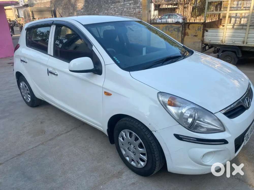 Hyundai I20 Urgent Sale Lene Wale Hi Contact Kare Plss