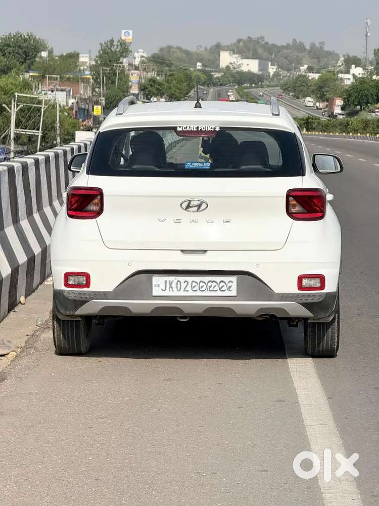 Hyundai Venue 2020 Petrol 33586 Km Driven