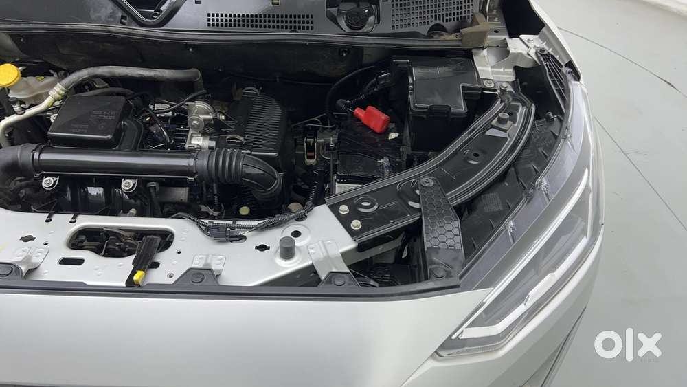 Nissan Magnite 1.0 Xv Premium, 2023, Petrol