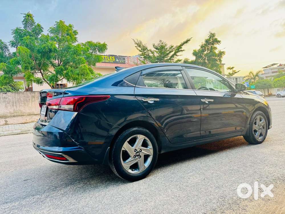 Hyundai Verna Sx(o) Petrol At, 2022, Petrol