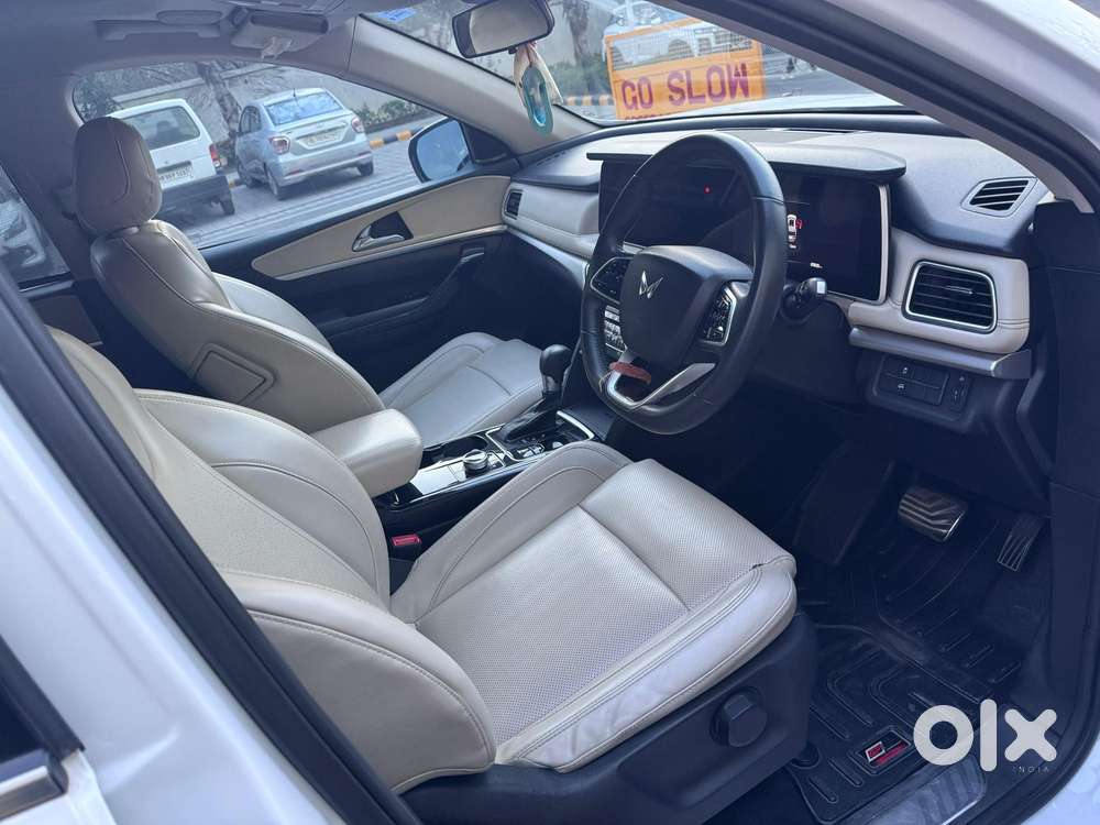 Mahindra Xuv700 2.0 Ax 7 Petrol At Luxury Pack Str, 2022, Petrol