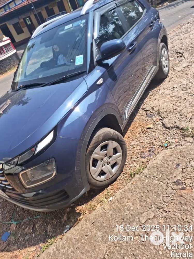 Well Maintained Well Serviced Car 2022 Model Hyundai Venue Car
