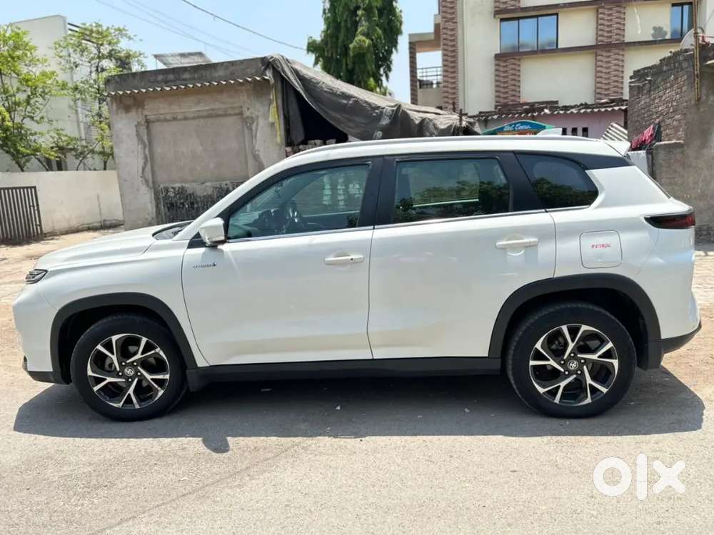 Toyota Urban Cruiser Hyryder 2023 Petrol Hybrid 74000 Km Driven
