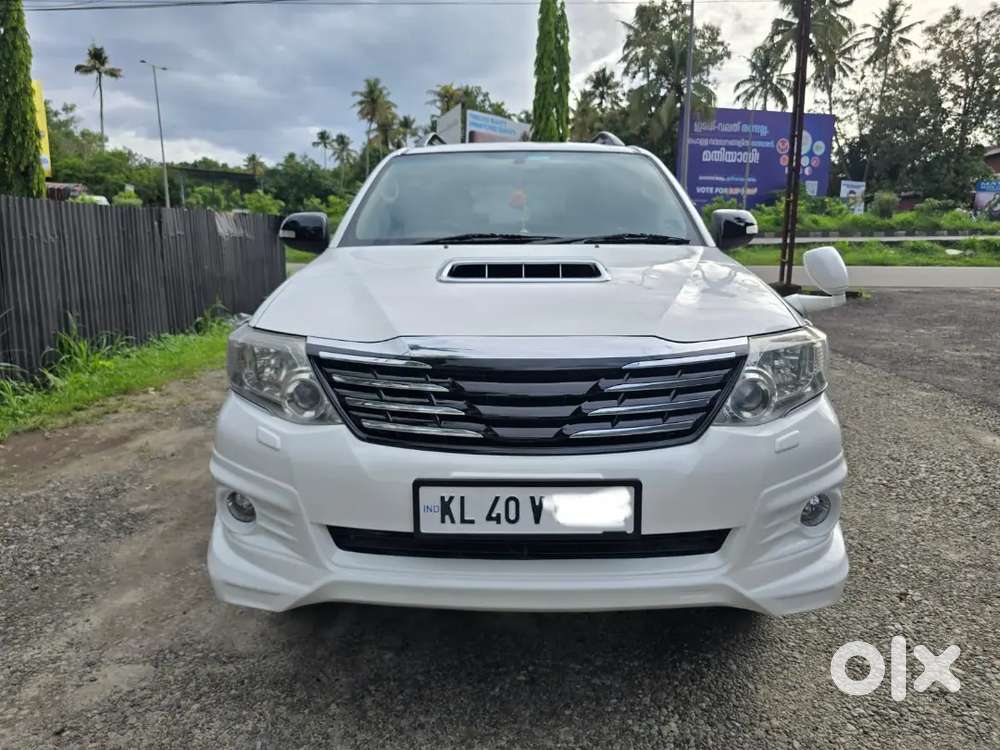 Toyota Fortuner 2013 Diesel 180000 Km Driven