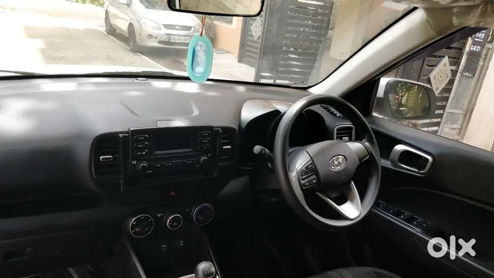 Hyundai Venue Petrol Manual 2021