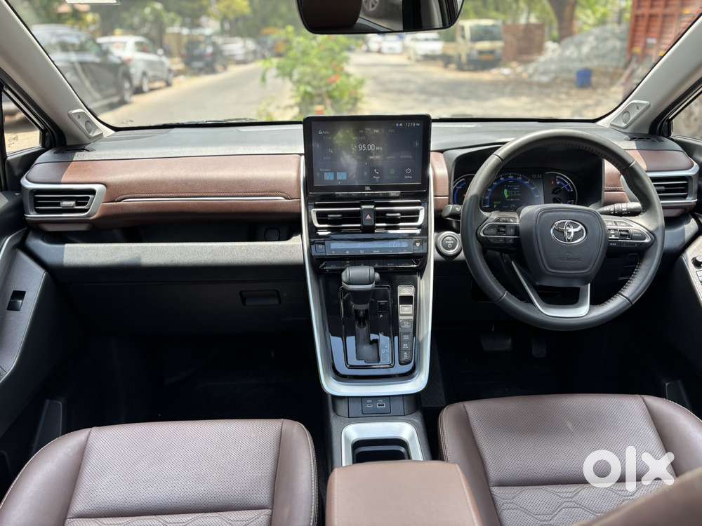 Toyota Innova Hycross 2.0 Zx (o) Hybrid 7 Str, 2025, Petrol