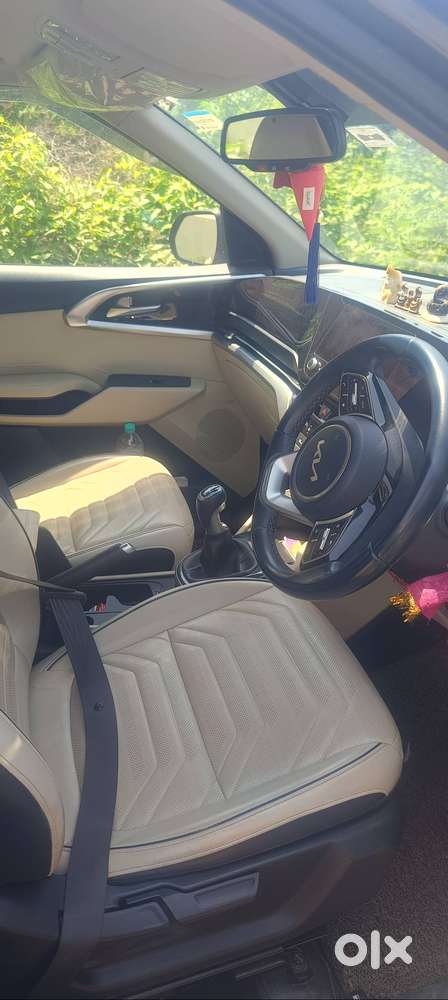 Kia Carens 2022 Diesel Well Maintained