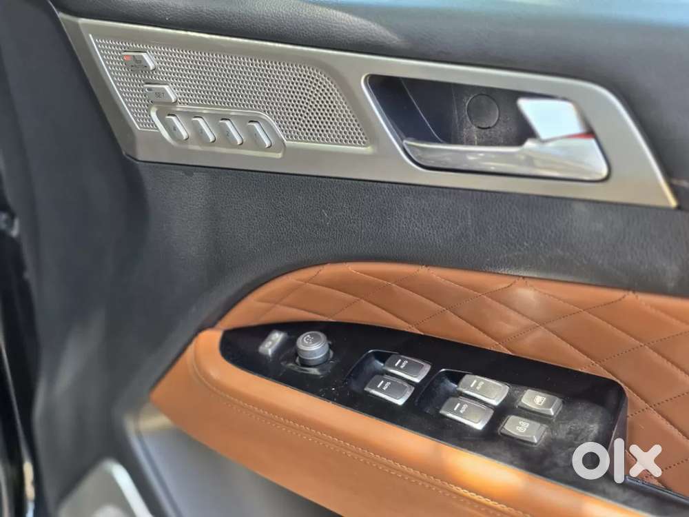 Mahindra Alturas G4 4wd At, 2021, Diesel