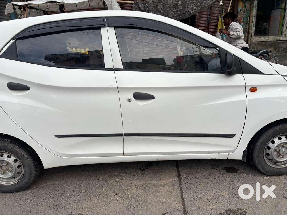 Hyundai Eon 2012 Petrol Well Maintained