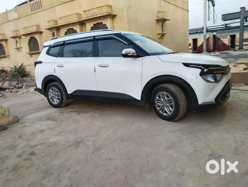 Kia Carens 2023 Petrol 91000 Km Driven