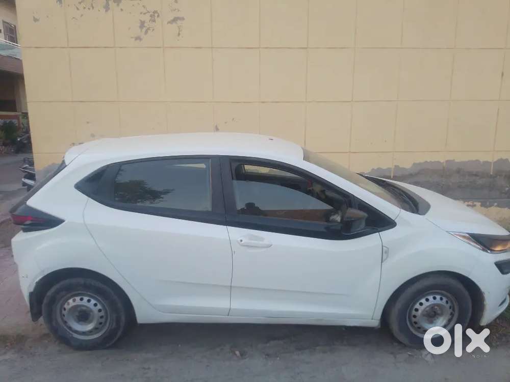 Tata Altroz 1.2 Xe 2021 Car