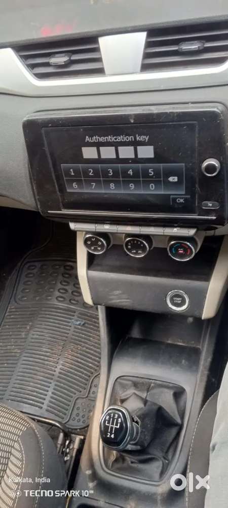 Renault Triber Rxz, 2023, Petrol