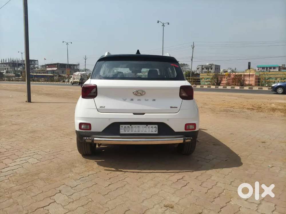 Hyundai Venue 2020 Petrol 53653 Km Driven