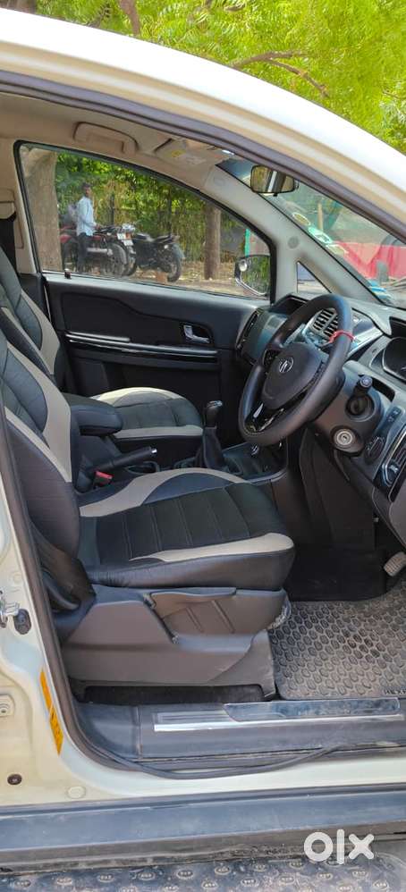 Tata Hexa 2.2 Xe 4x2 7 Str, 2017, Diesel