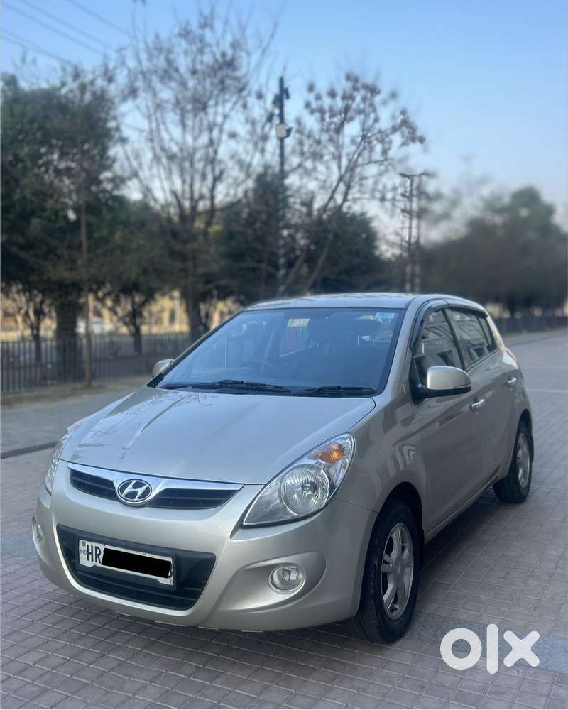 Hyundai I20 2010-2012 1.4 Asta At With Avn, 2011, Petrol