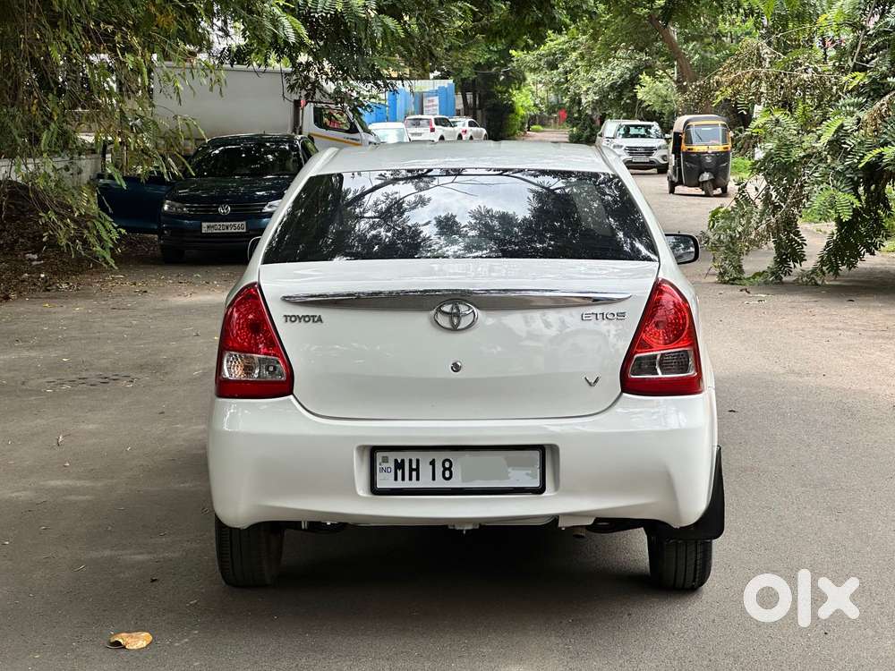 Toyota Etios V, 2011, Petrol
