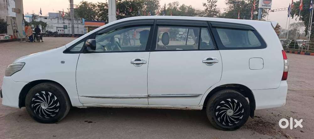 Toyota Innova 2012-2013 2.5 E Diesel Ms 8-seater, 2013, Diesel