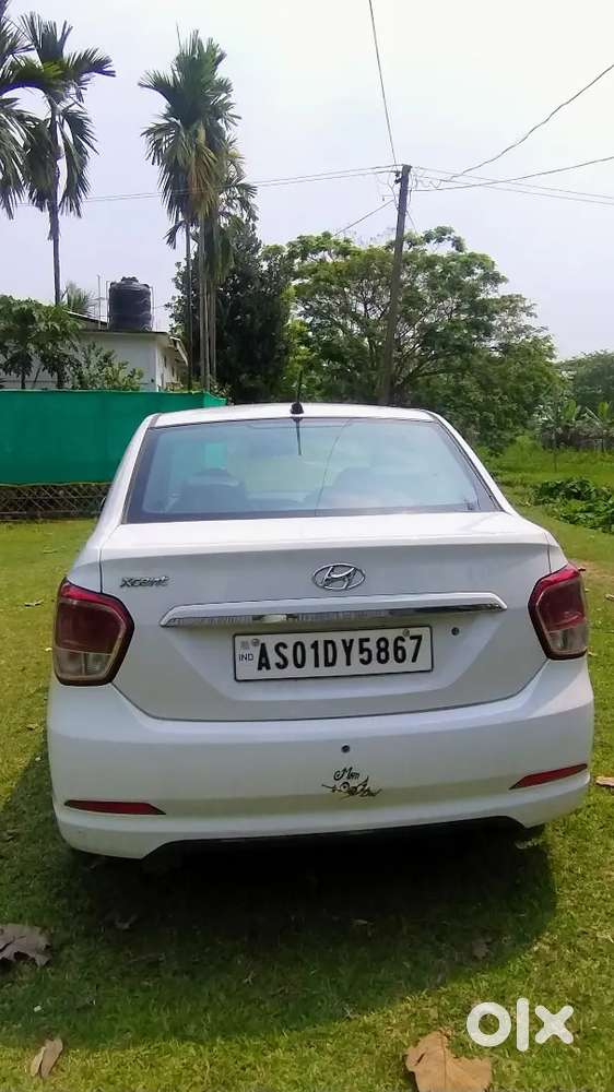 Hyundai Xcent 2015 Diesel 66800 Km Driven All Goodcondition