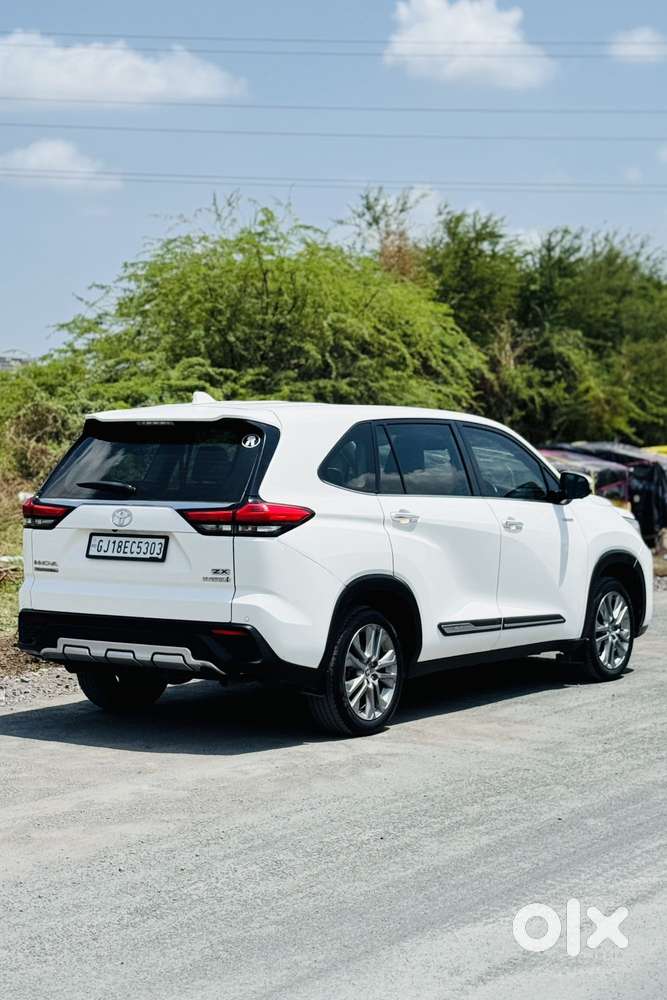 Toyota Innova Hycross 2.0 Zx Hybrid 7 Str, 2024, Cng & Hybrids