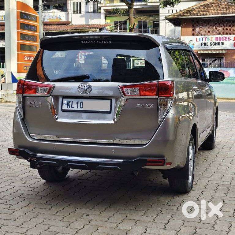 Toyota Innova Crysta 2.4 Vx Mt 8s, 2016, Diesel