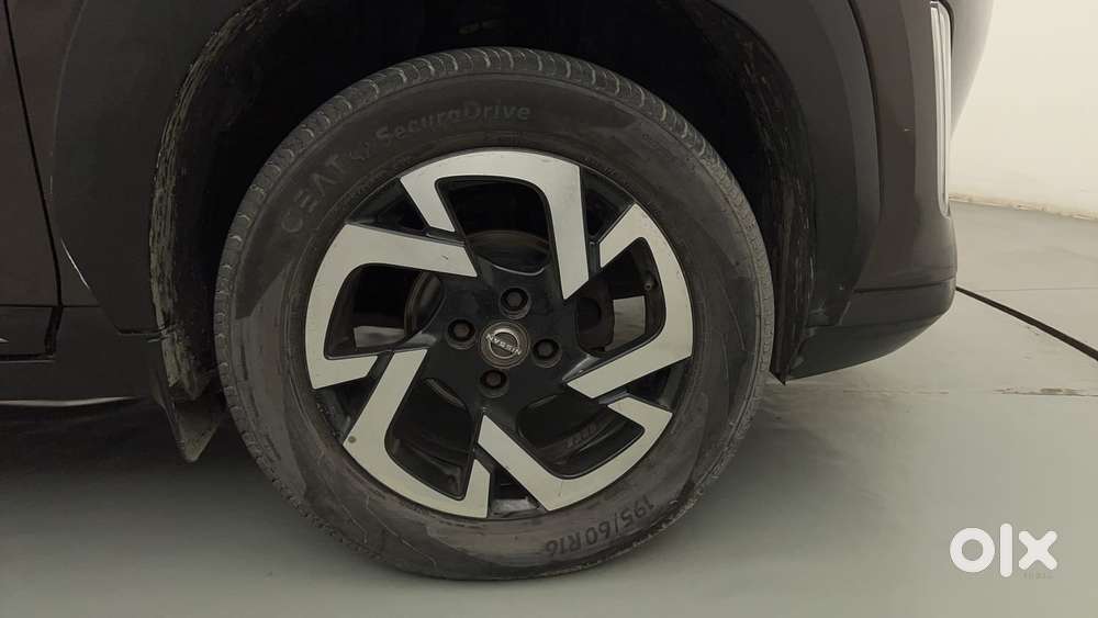 Nissan Magnite 1.0 Xv, 2022, Petrol