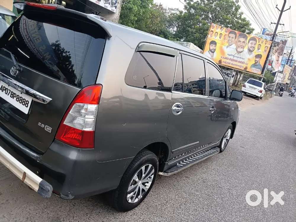 Toyota Innova 2013 Petrol Well Maintained