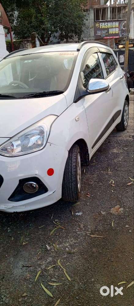 Hyundai Grand I10 2015 Petrol Well Maintained