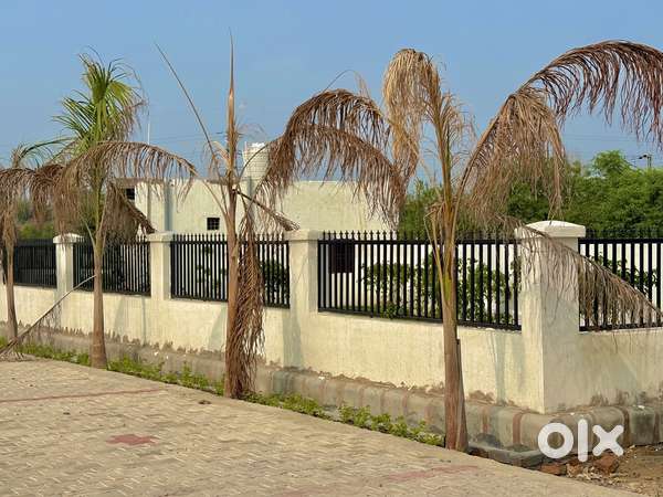Plots And Independent House