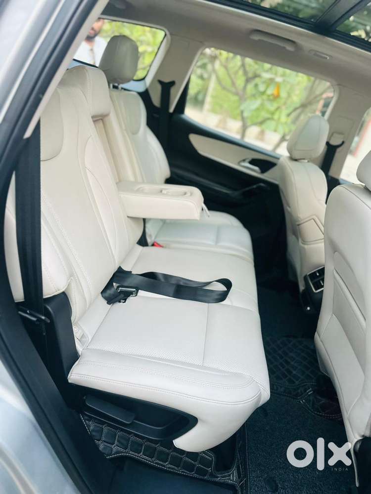 Mahindra Xuv700 2.2 Ax 7 Diesel At Str, 2024, Diesel