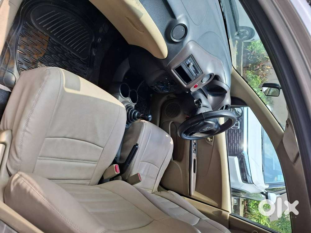 Honda Amaze (2013) Diesel 1.5 Ex Mt - Alabaster Silver (metallic)