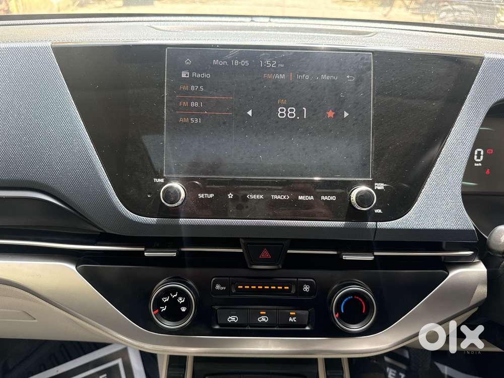 Kia Carens G1.5 6mt Gravity, 2024, Petrol