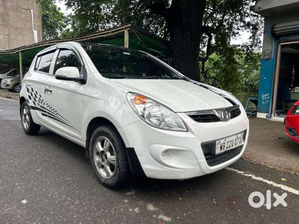 Hyundai I20 Sportz At 1.4, 2012, Petrol