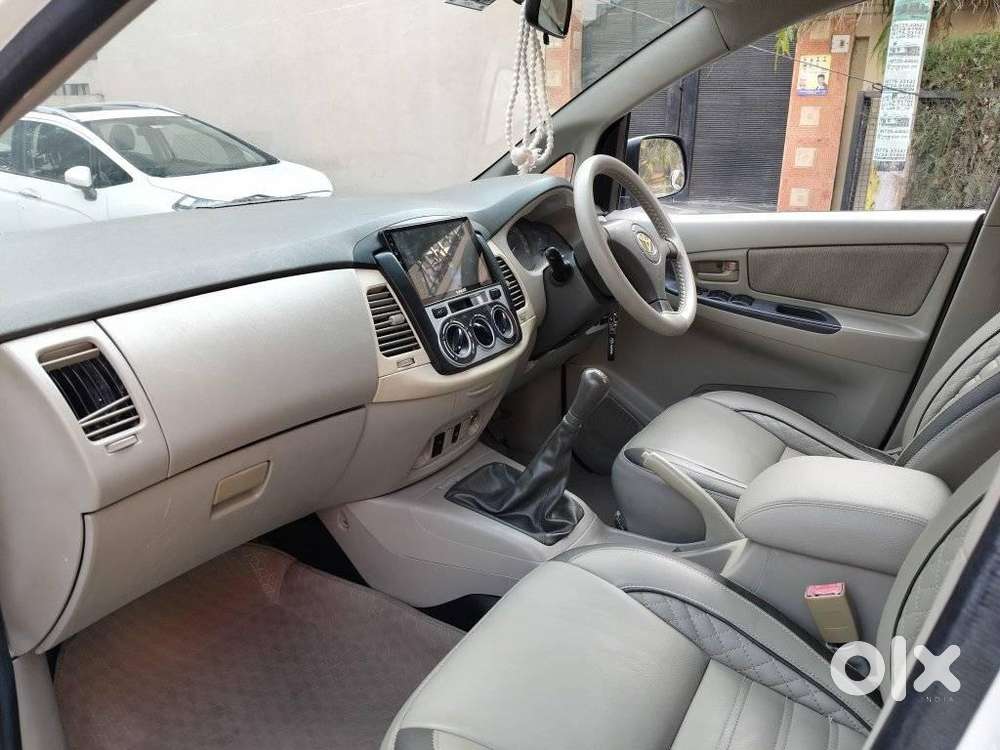 Toyota Innova 2.5 G (diesel) 7 Seater, 2011, Diesel