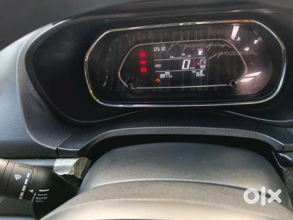 Tata Nexon Creative 2025 Diesel Manual Year