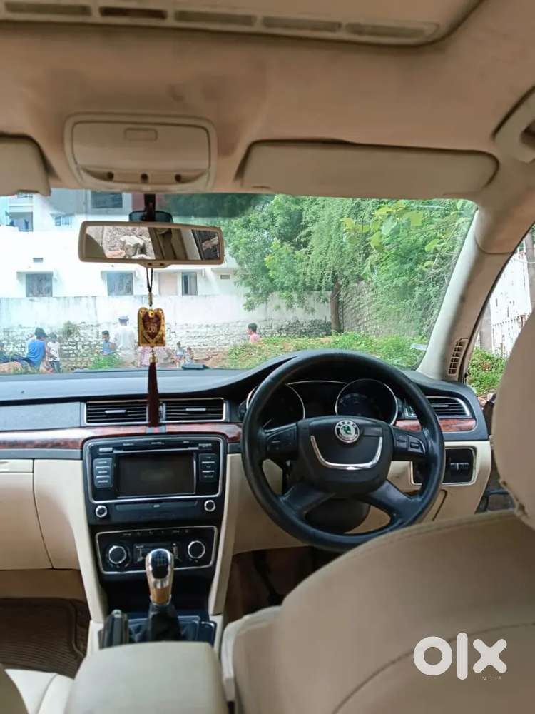 Skoda Superb 2011 Petrol Well Maintained