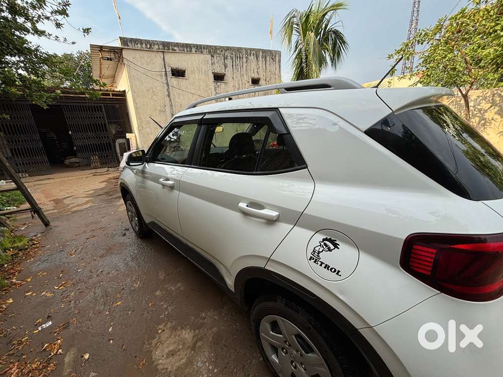 Hyundai Venue Petrol Manual 2019