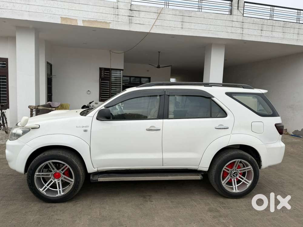 Toyota Fortuner Diesel Manual 2011