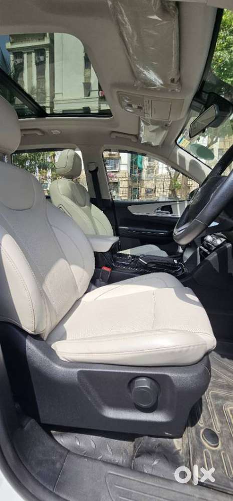 Mahindra Xuv700 2.2 Ax 7 Diesel At Luxury Pack Str, 2023, Diesel