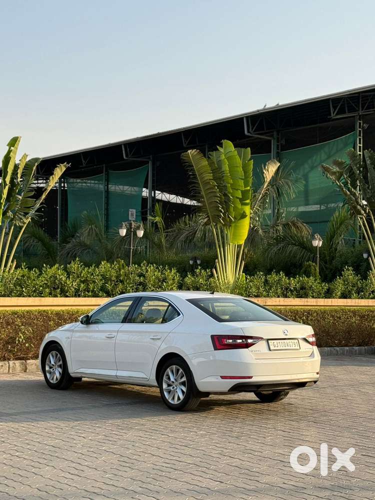 Skoda Superb L&k 2.0 Tdi At, 2019, Diesel