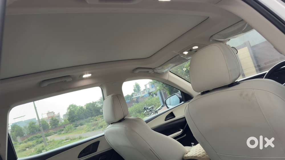 Mahindra Xuv700 Diesel Mt 2024