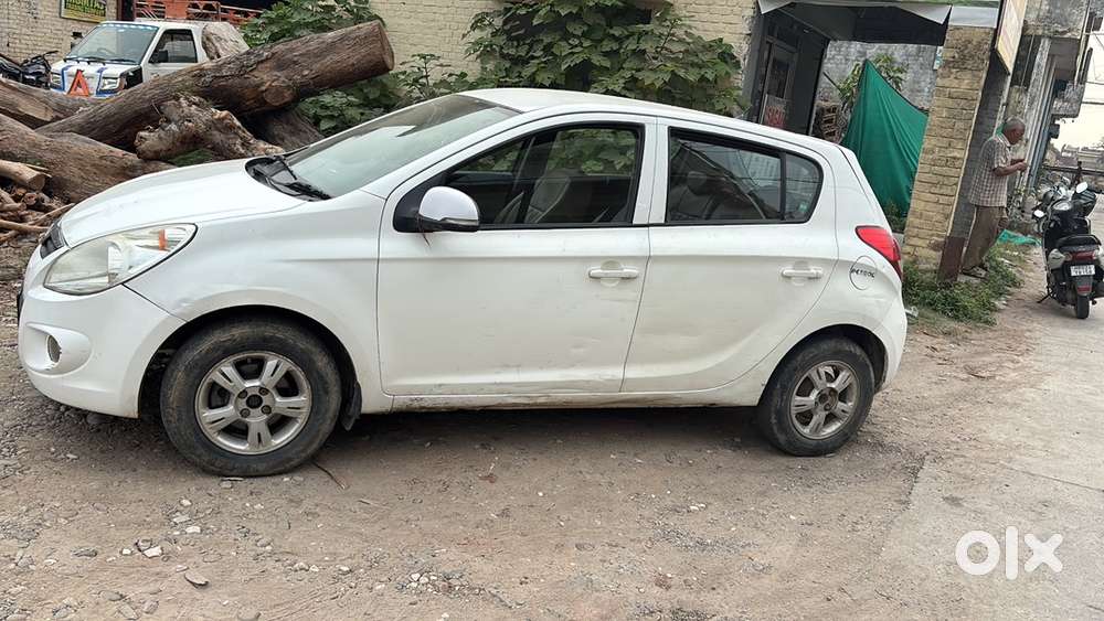 Hyundai I20 Petrol Manual 2011