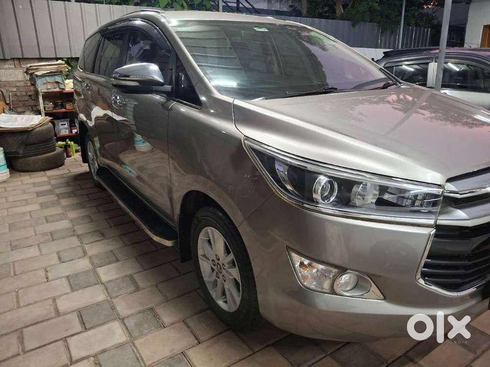 Toyota Innova Crysta 2.8 Z, 2017